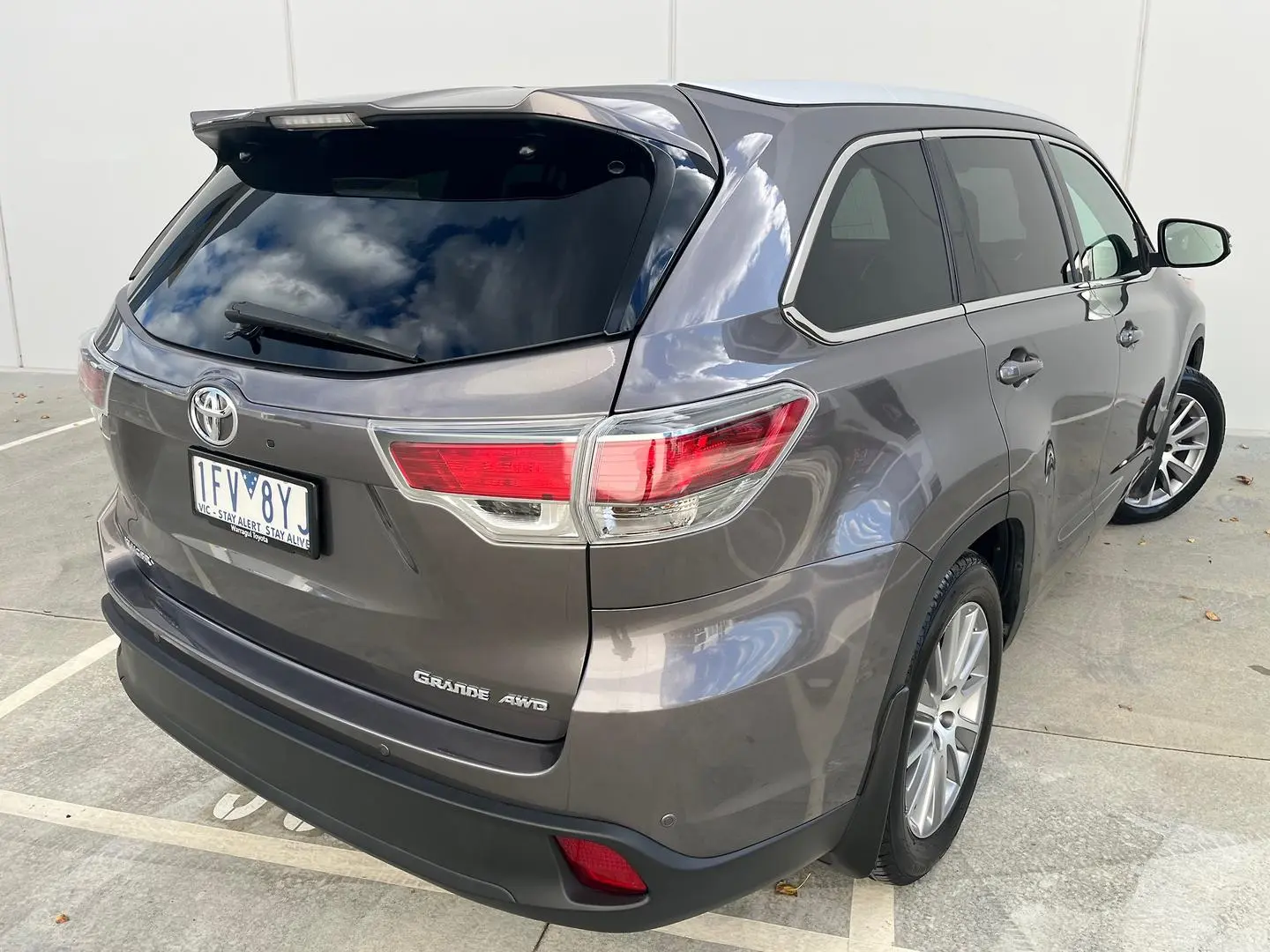 2015 Toyota Kluger Gallery Image 12