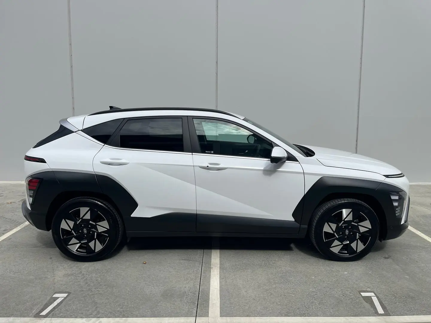 2024 Hyundai Kona Gallery Image 24