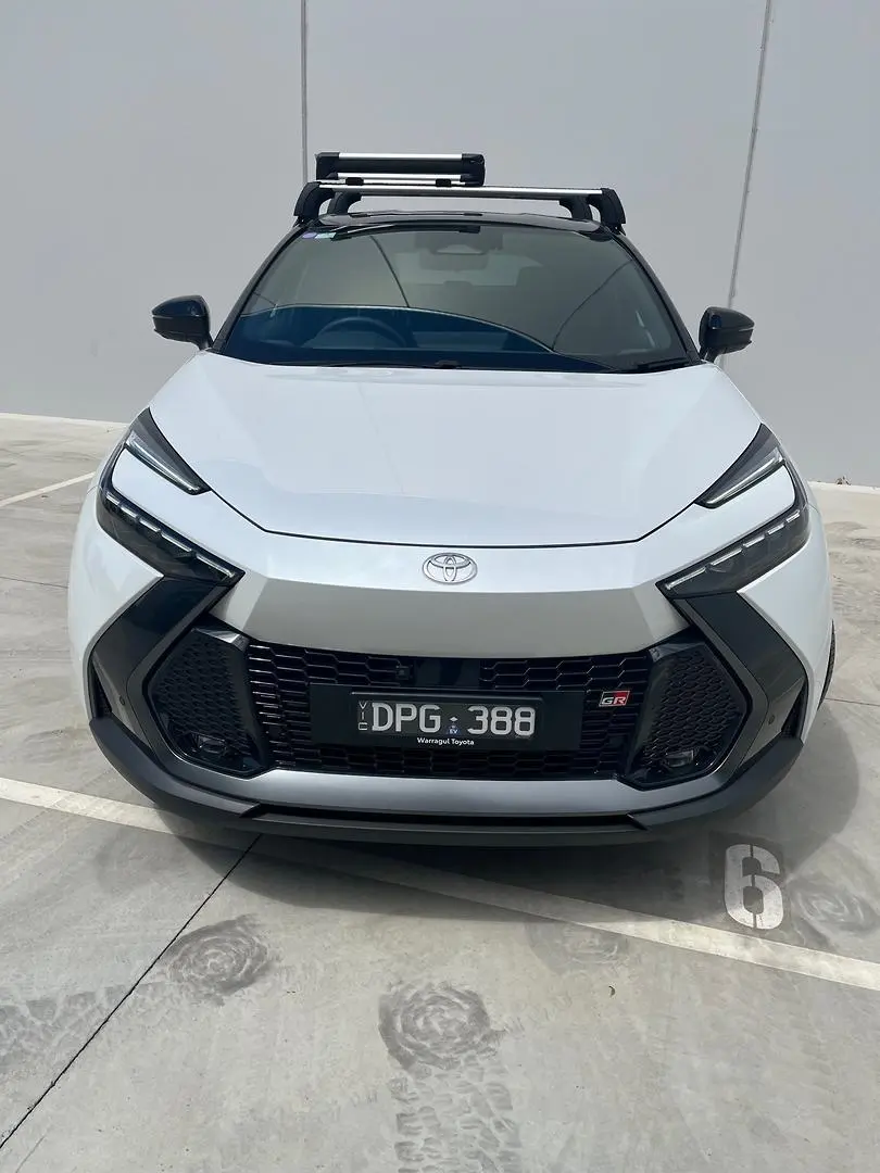2025 Toyota C-HR Gallery Image 2