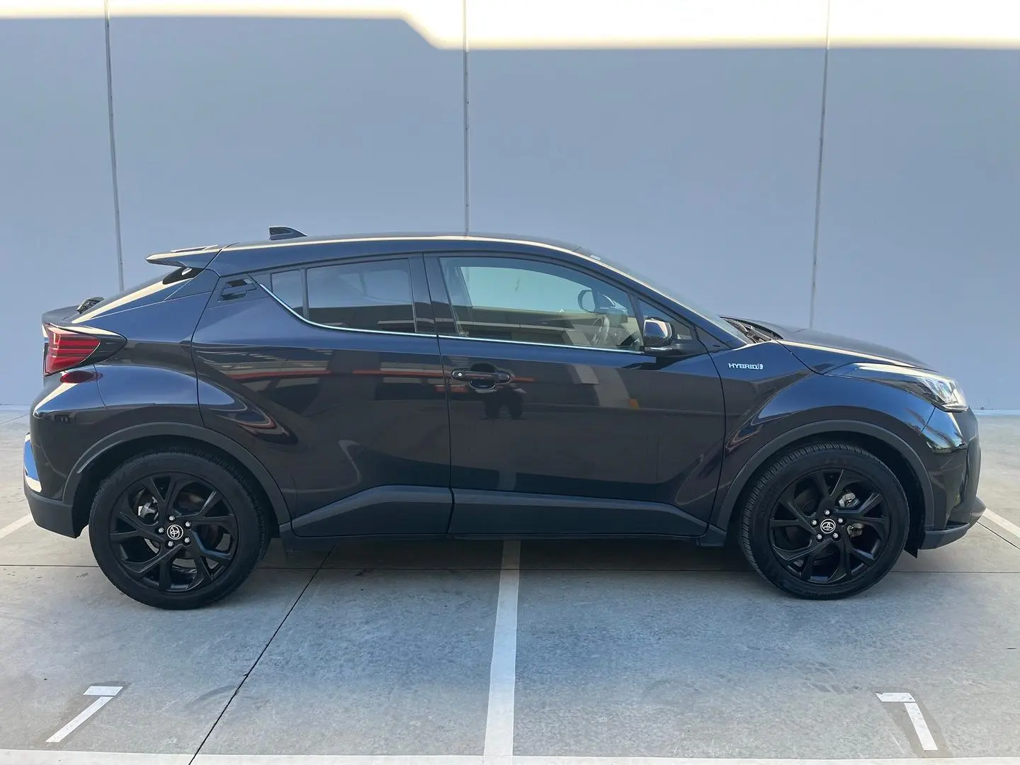 2022 Toyota C-HR Gallery Image 25
