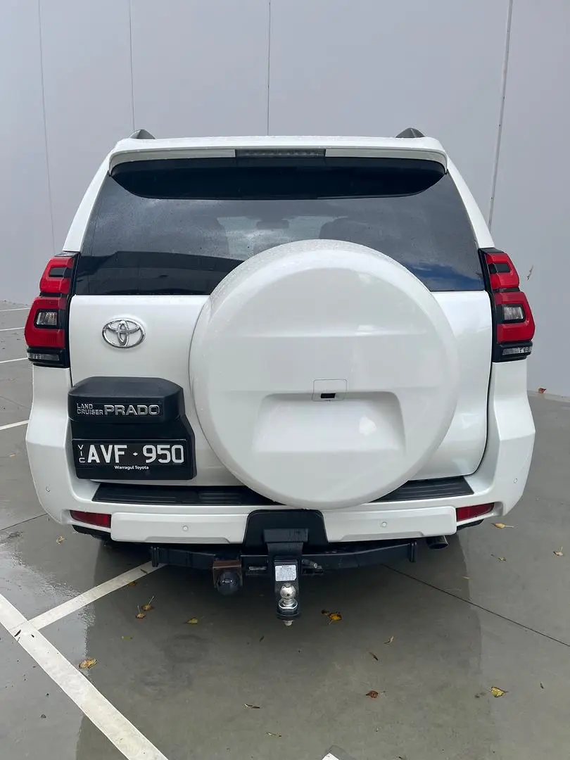 2018 Toyota Landcruiser Prado Gallery Image 11