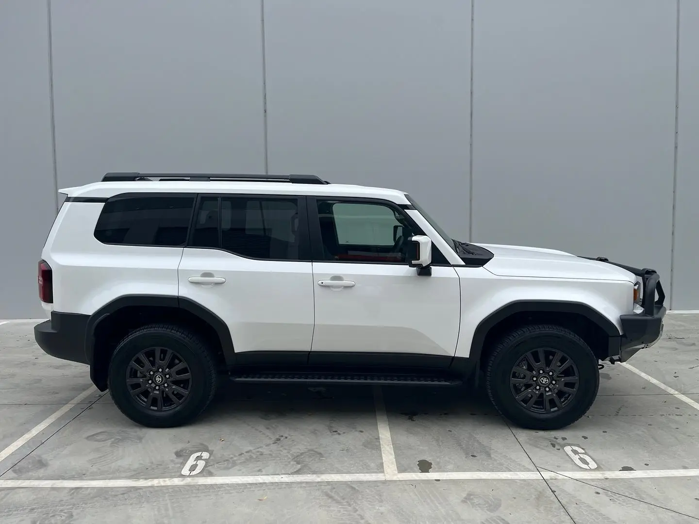 2025 Toyota Landcruiser Prado Gallery Image 13