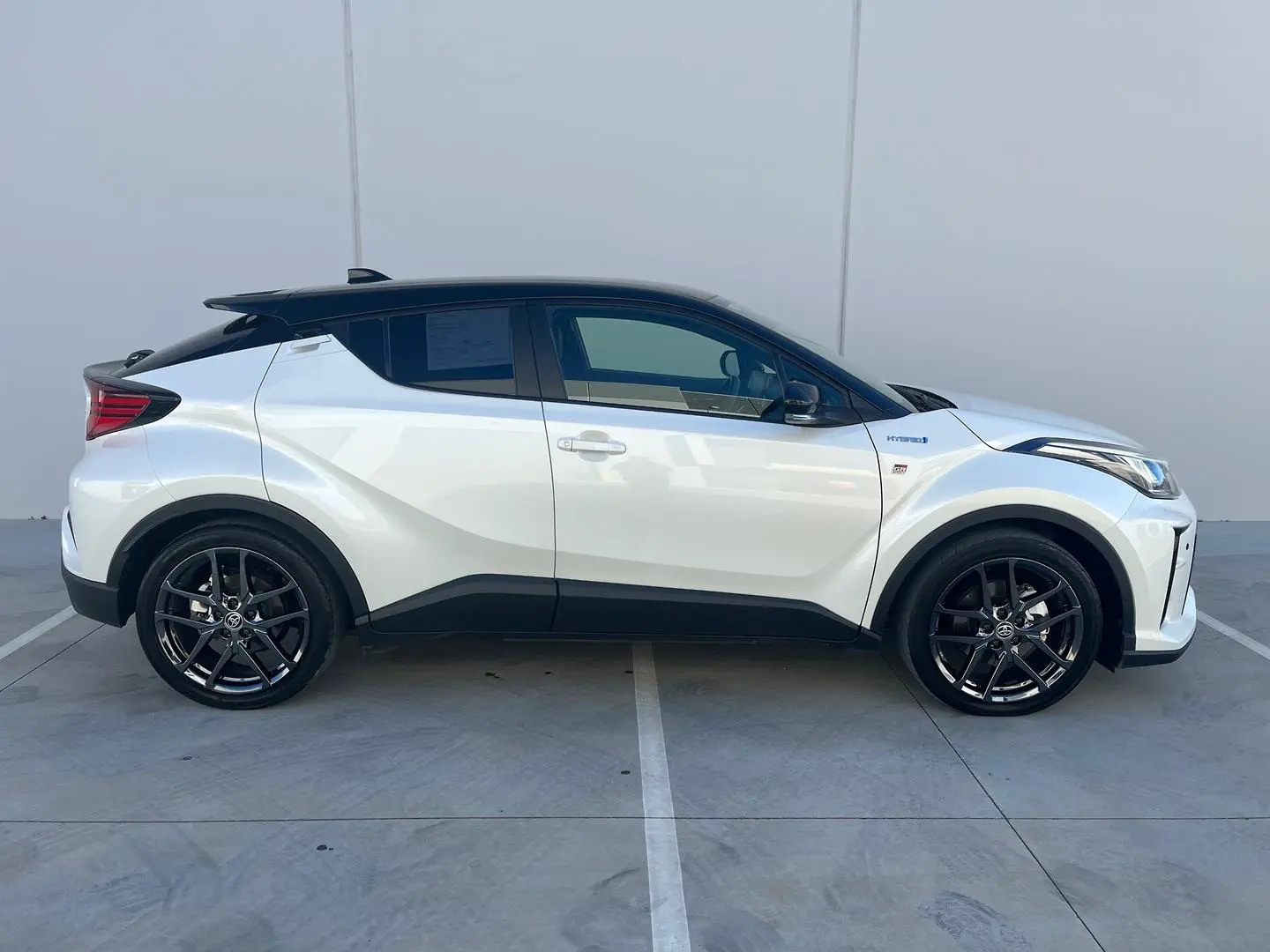 2021 Toyota C-HR Gallery Image 13