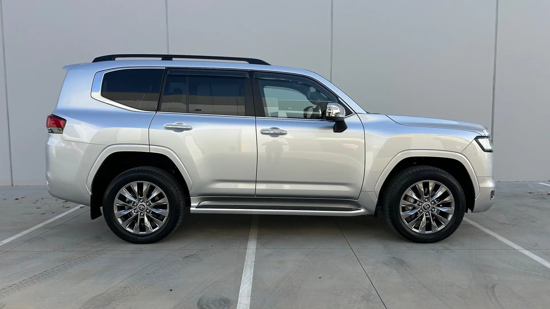 2023 Toyota Landcruiser Gallery Image 4