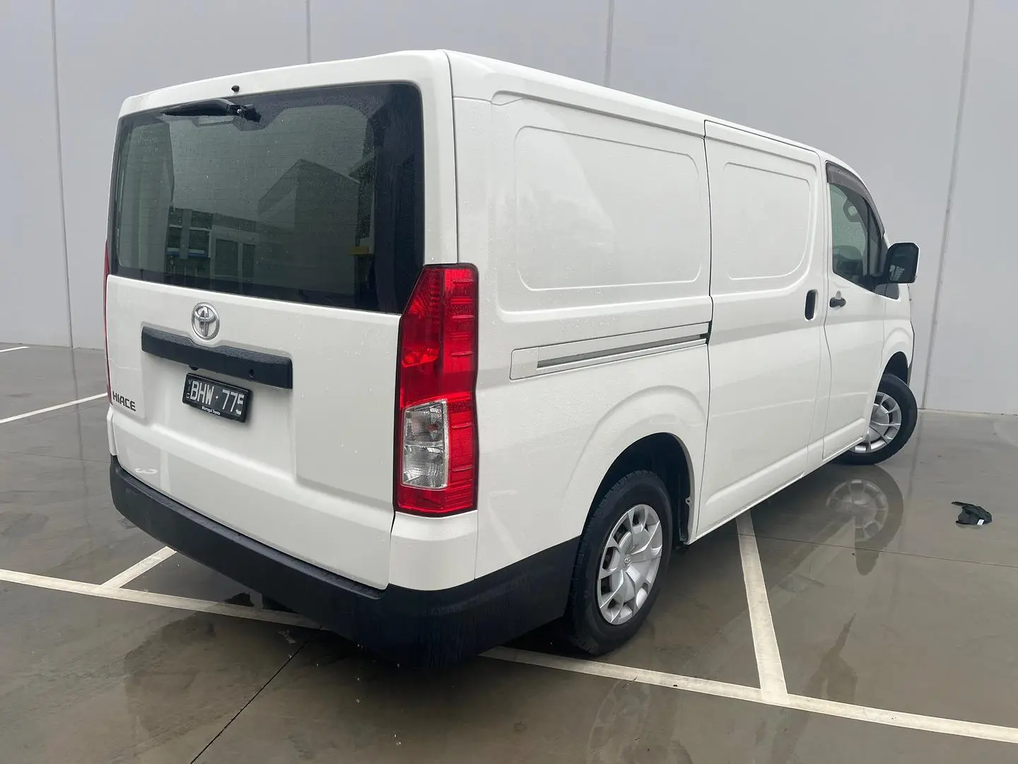 2019 Toyota Hiace Gallery Image 12
