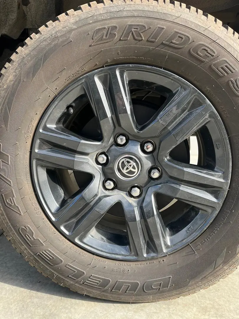 2024 Toyota Hilux Gallery Image 6