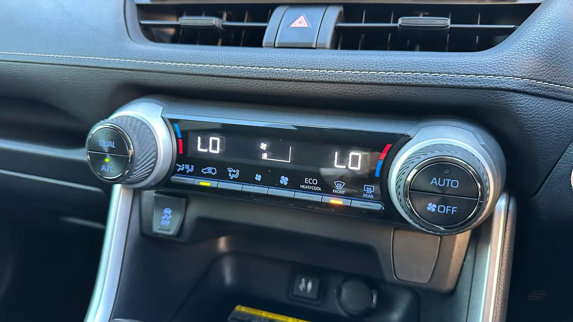 2019 Toyota RAV4 Gallery Image 16