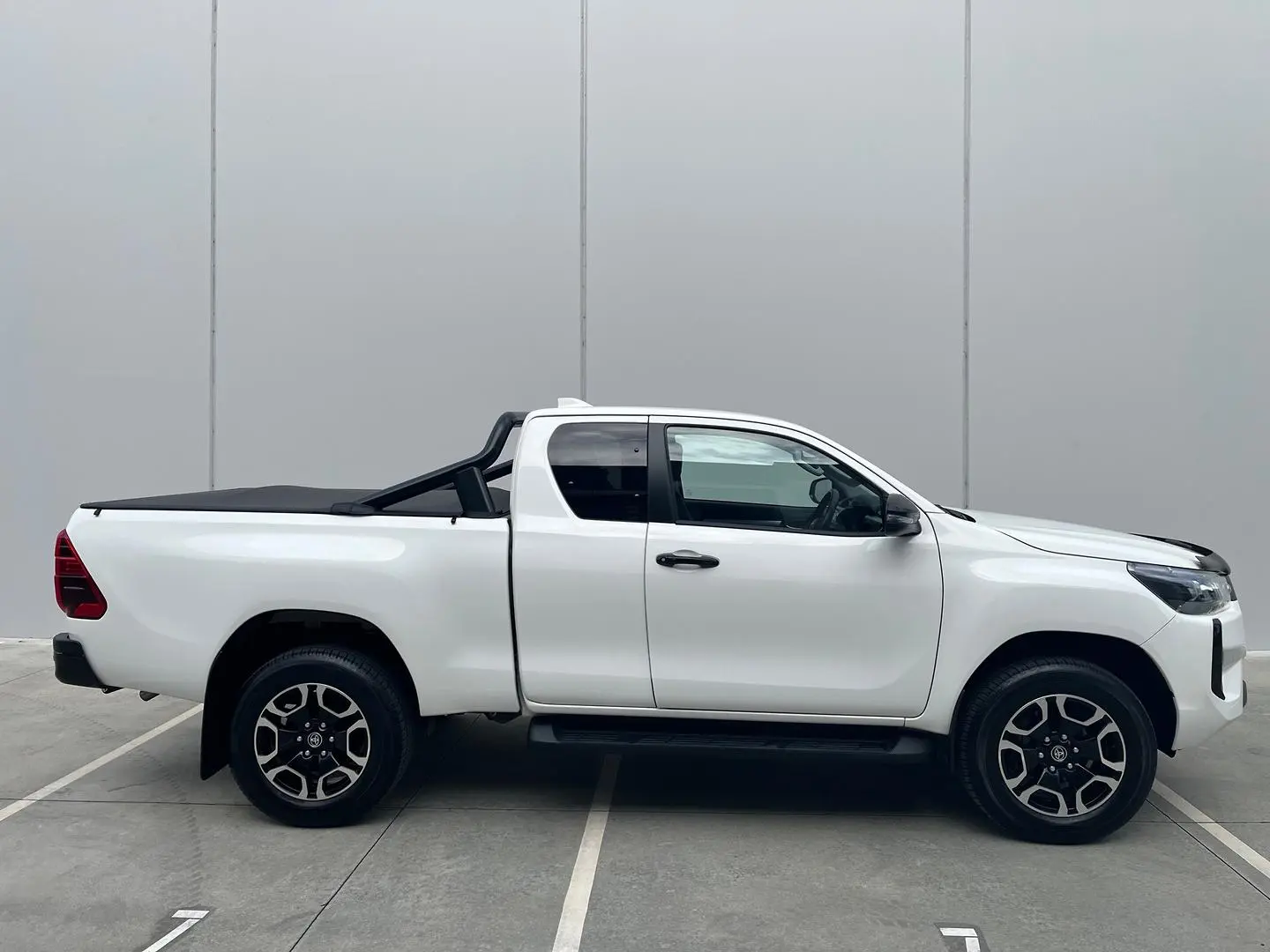 2024 Toyota Hilux Gallery Image 15