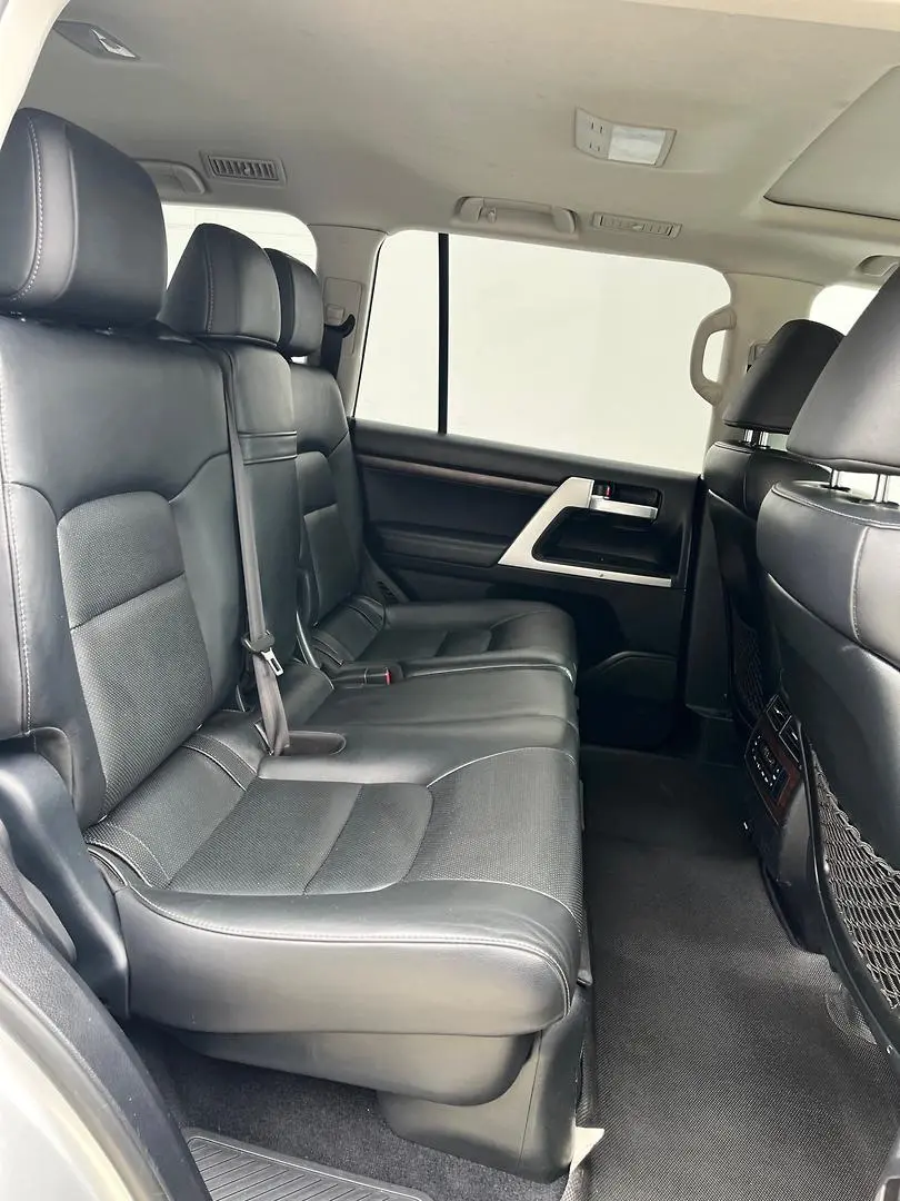 2017 Toyota Landcruiser Gallery Image 15