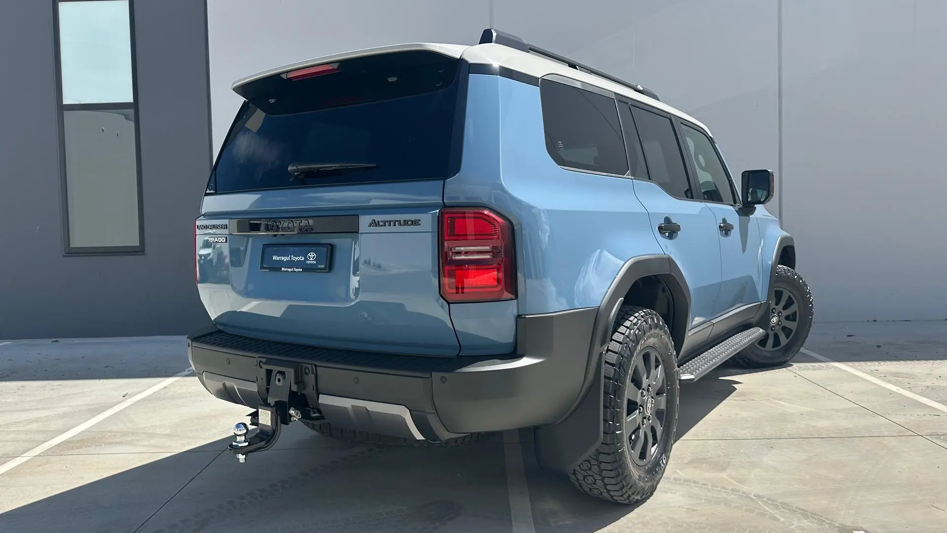 2025 Toyota Landcruiser Prado Gallery Image 12