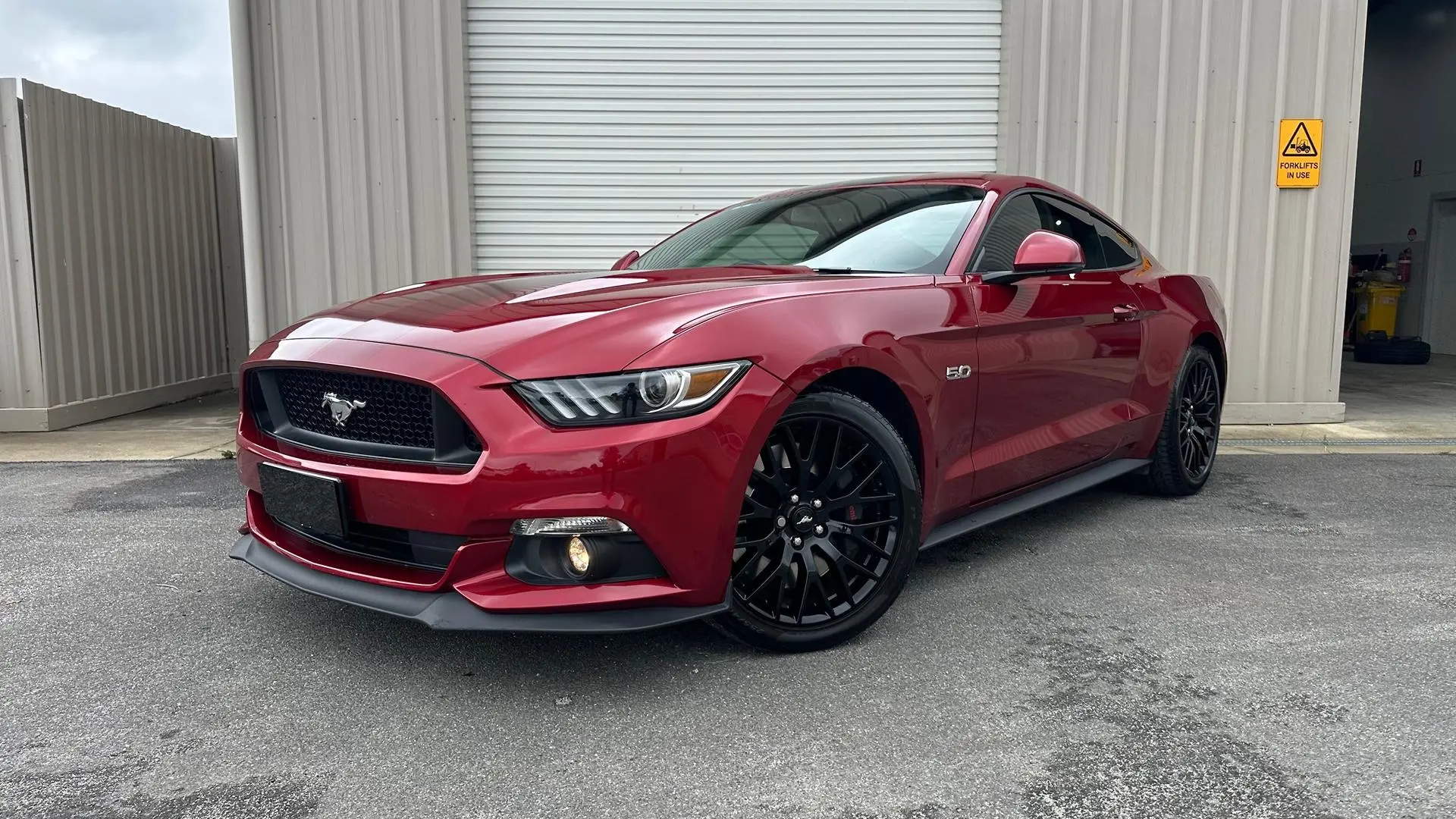 2017 Ford Mustang Gallery Image 2