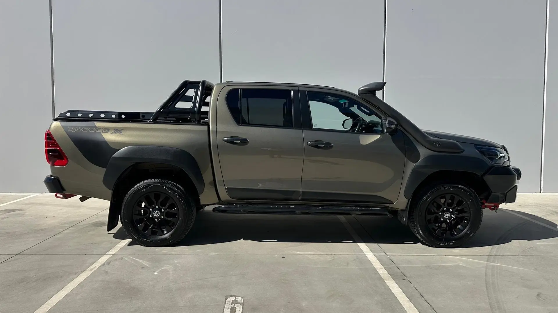 2022 Toyota Hilux Gallery Image 6