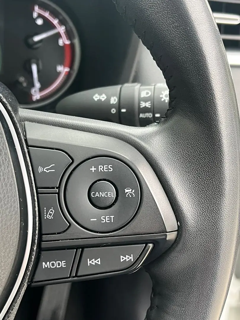 2020 Toyota RAV4 Gallery Image 24
