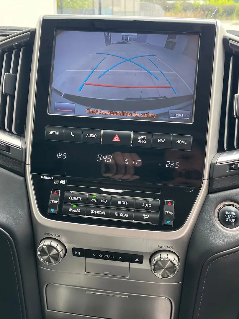 2017 Toyota Landcruiser Gallery Image 21