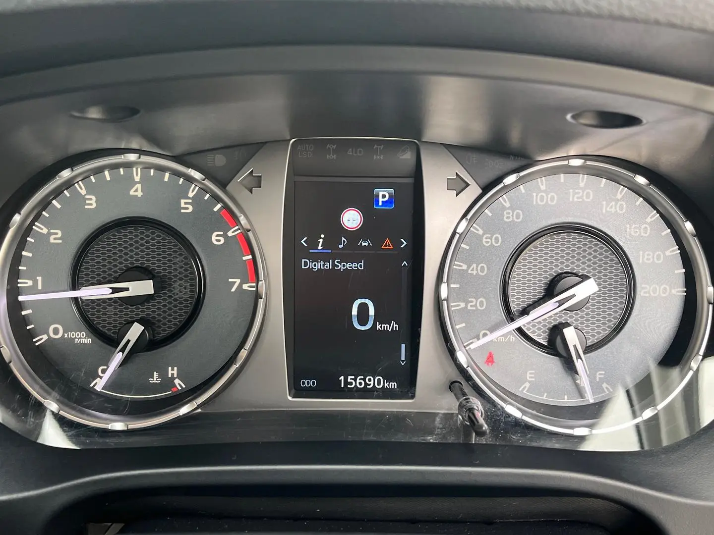 2022 Toyota Hilux Gallery Image 19