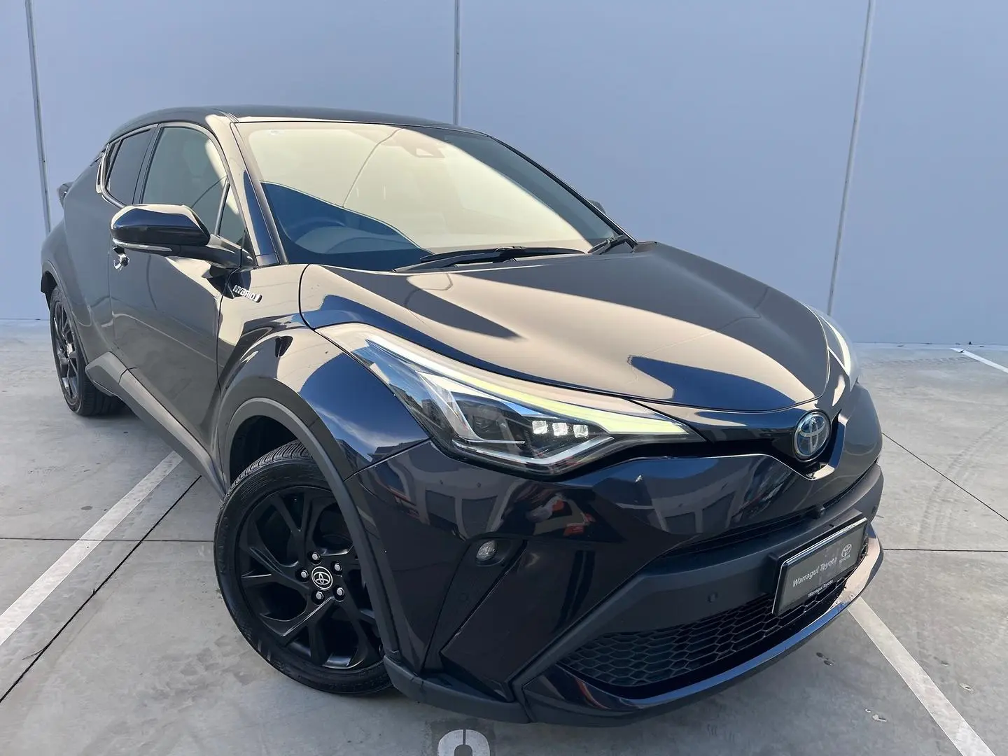 2022 Toyota C-HR Gallery Image 1