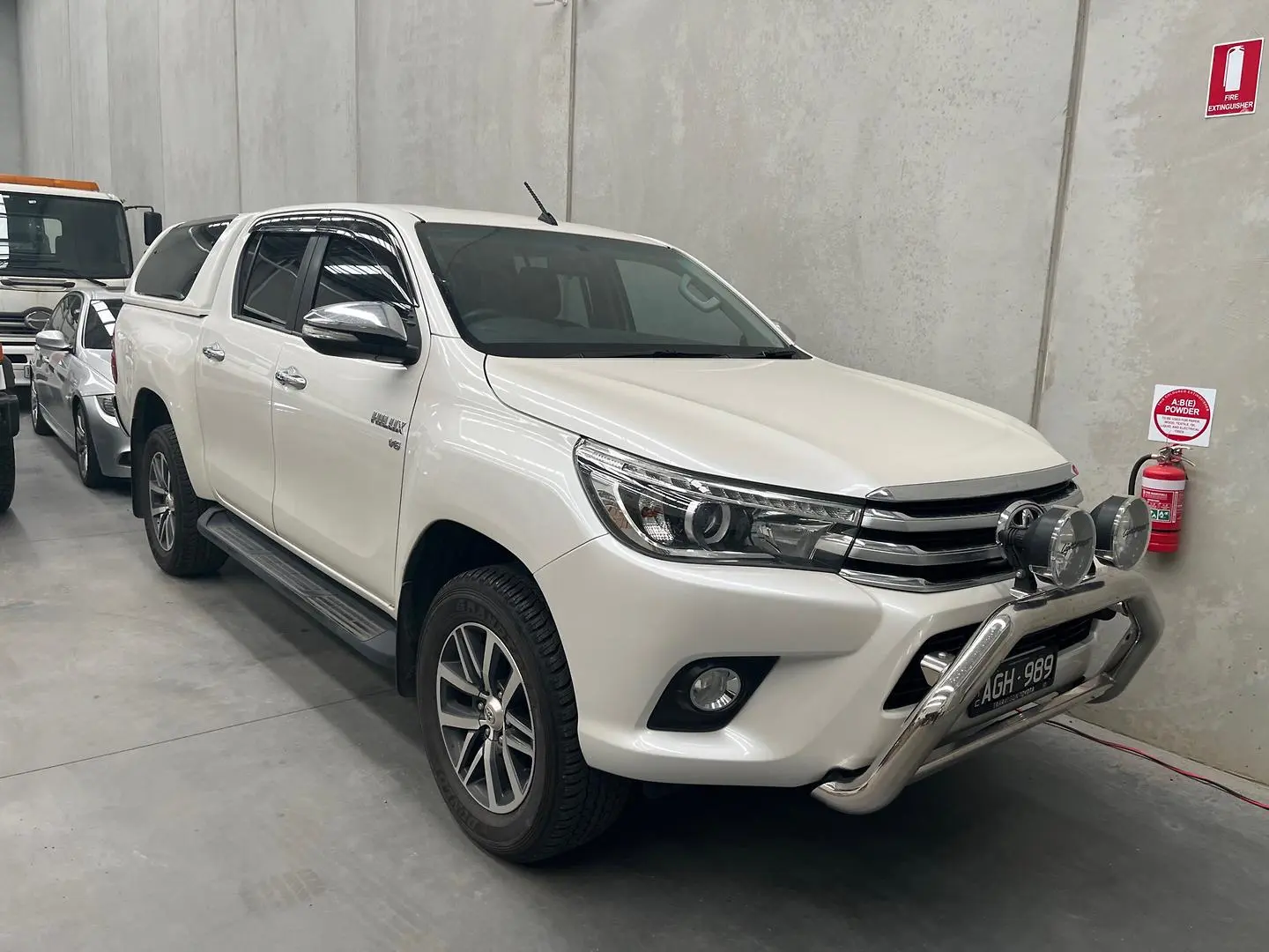 2015 Toyota Hilux Gallery Image 2