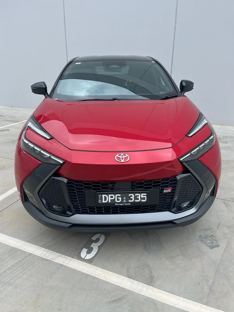 2025 Toyota C-HR Gallery Image 2