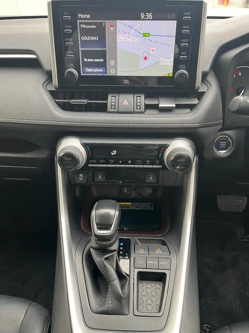 2020 Toyota RAV4 Gallery Image 18