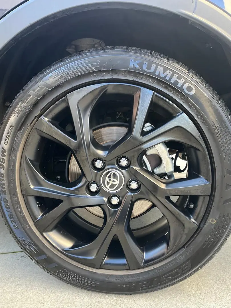 2022 Toyota C-HR Gallery Image 4