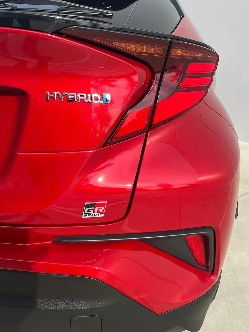 2021 Toyota C-HR Gallery Image 12