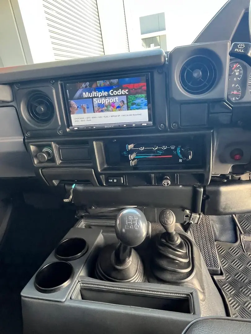 2006 Toyota Landcruiser Gallery Image 16