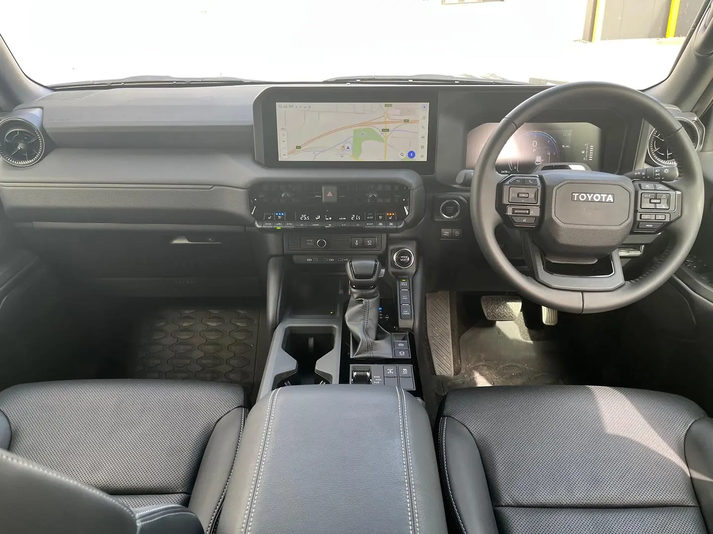 2025 Toyota Landcruiser Prado Gallery Image 18