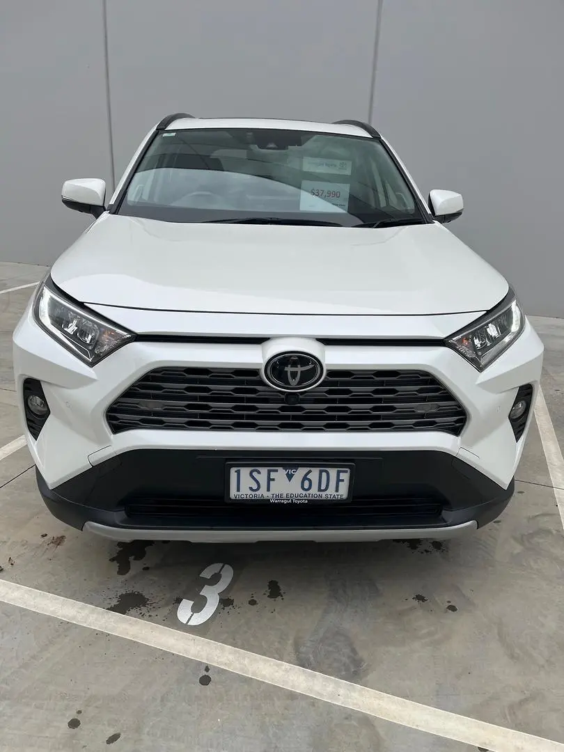 2020 Toyota RAV4 Gallery Image 2