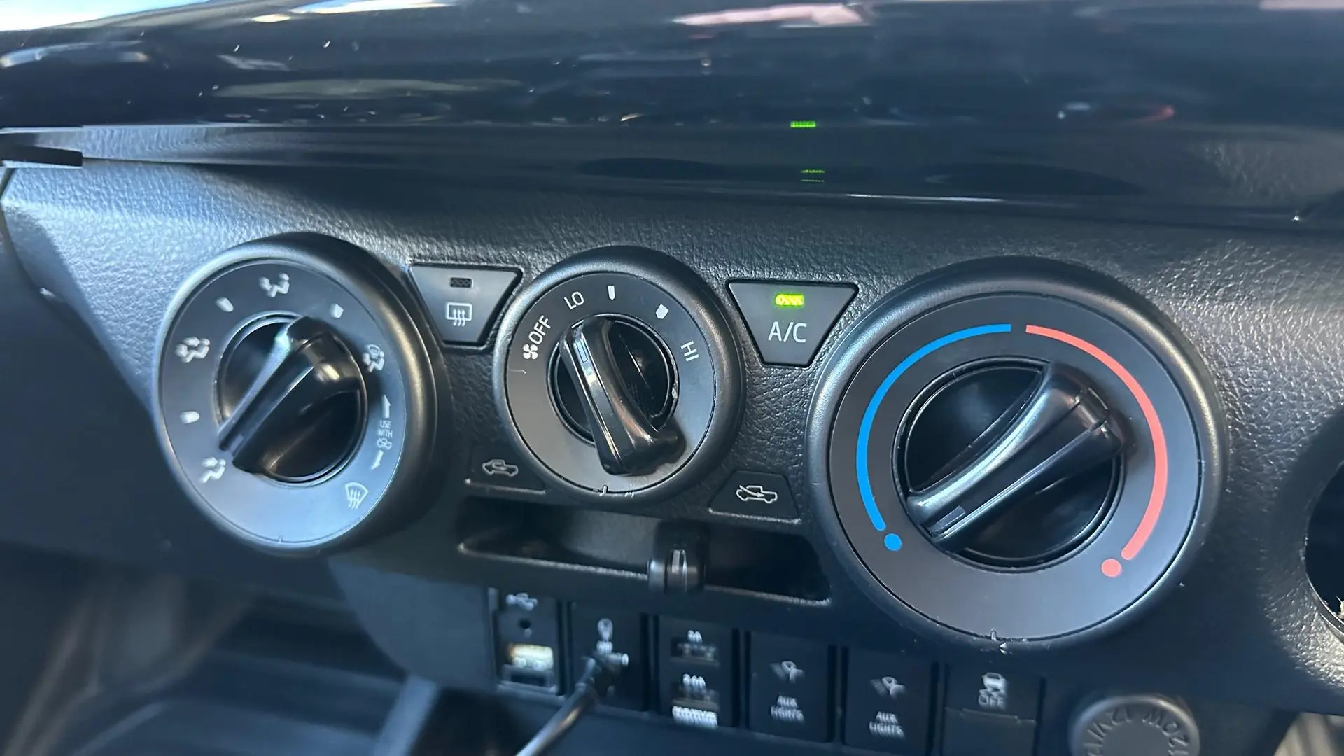 2021 Toyota Hilux Gallery Image 23