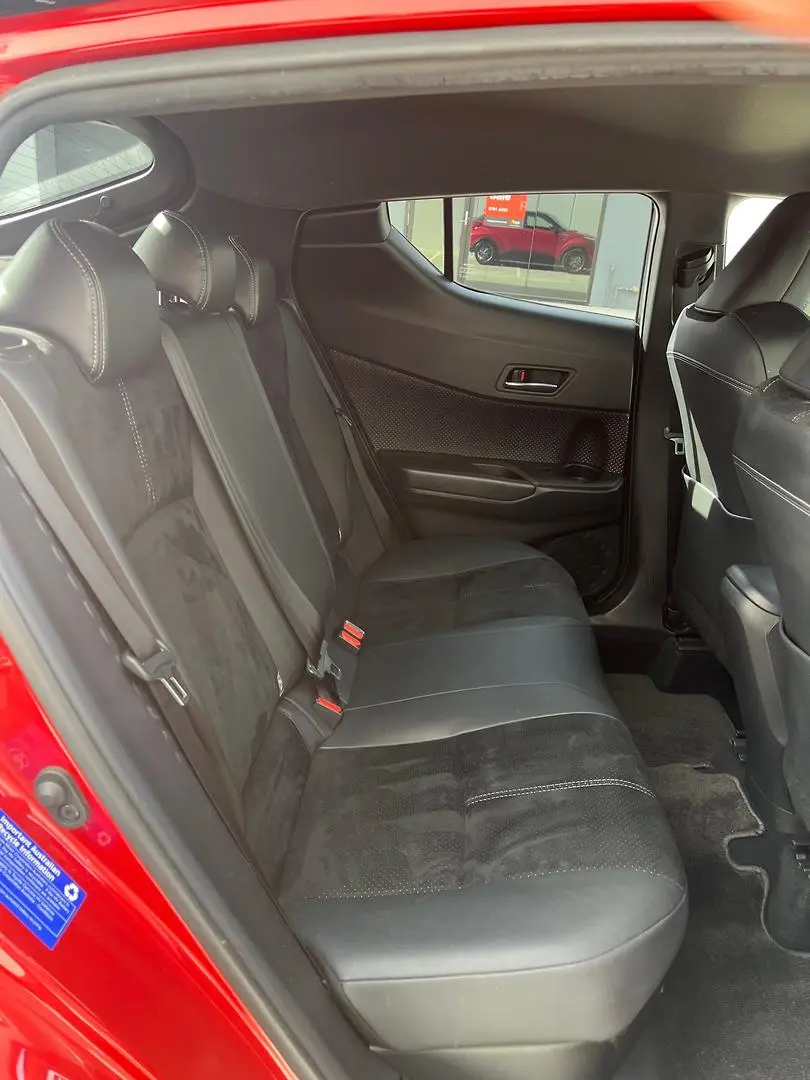2021 Toyota C-HR Gallery Image 16