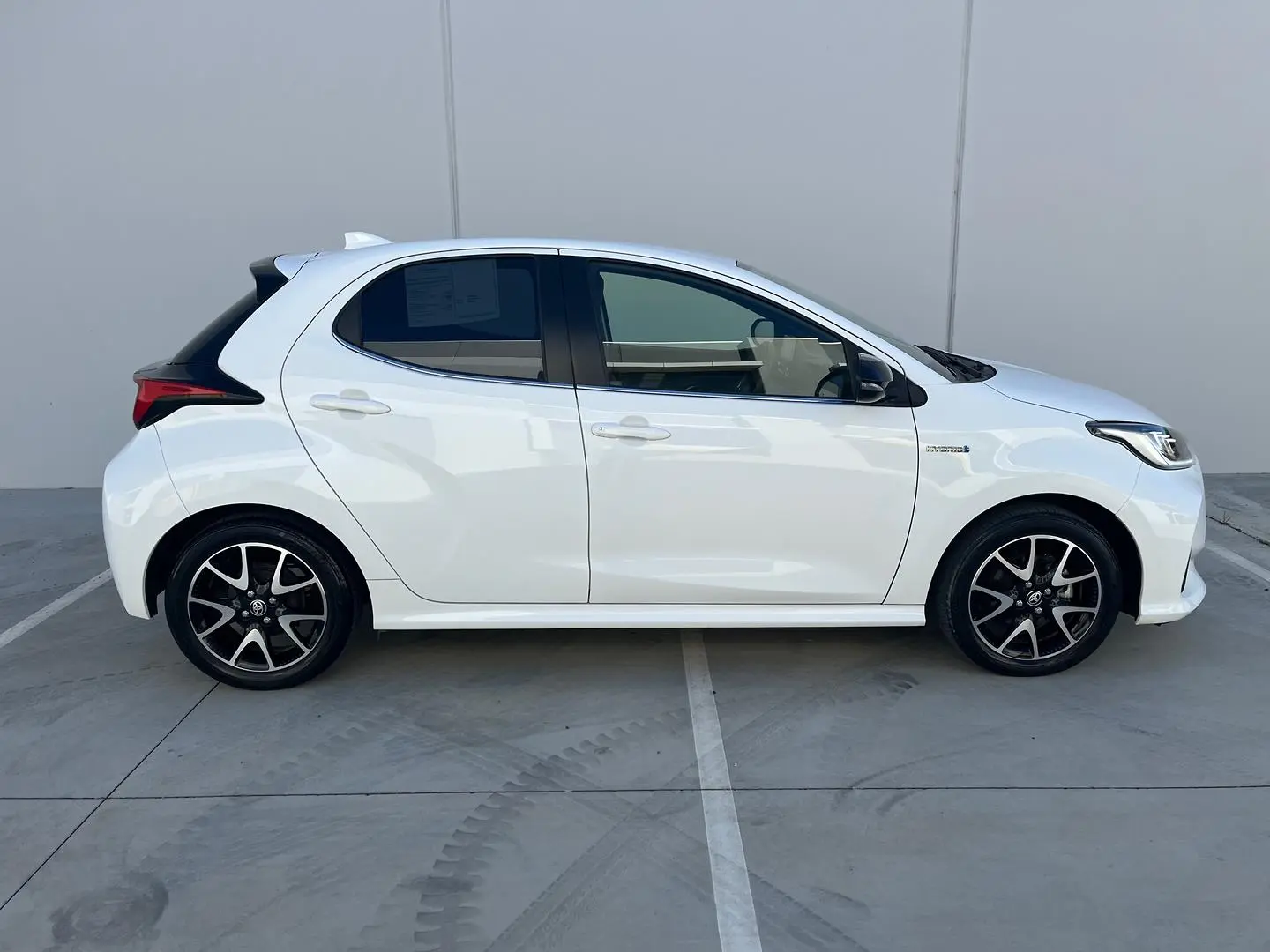 2020 Toyota Yaris Gallery Image 14
