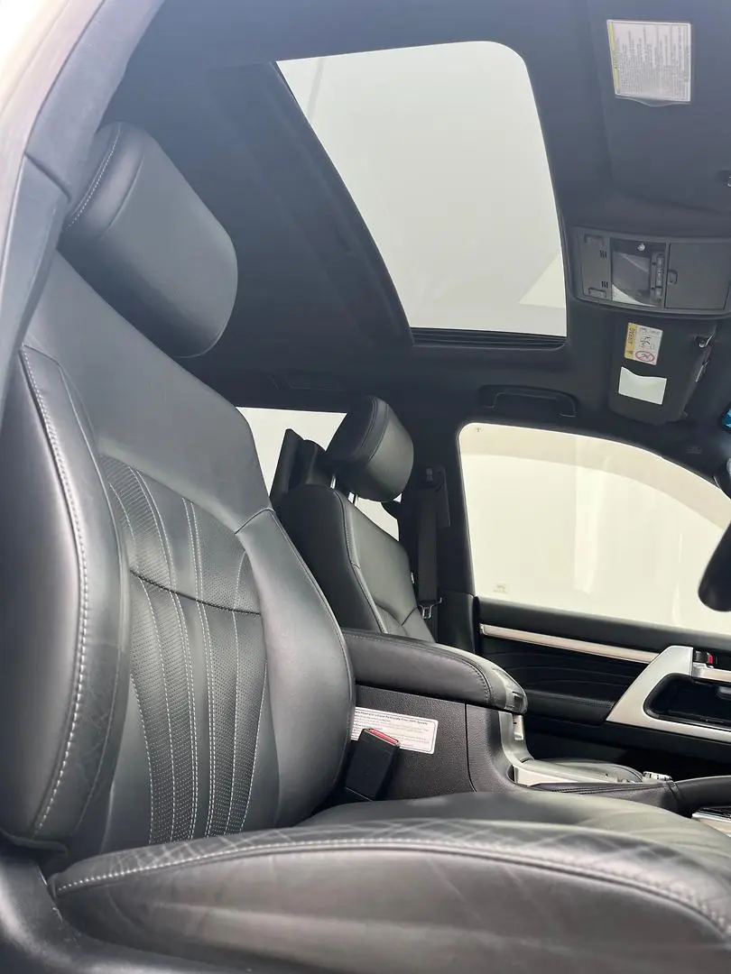 2021 Toyota Landcruiser Gallery Image 17