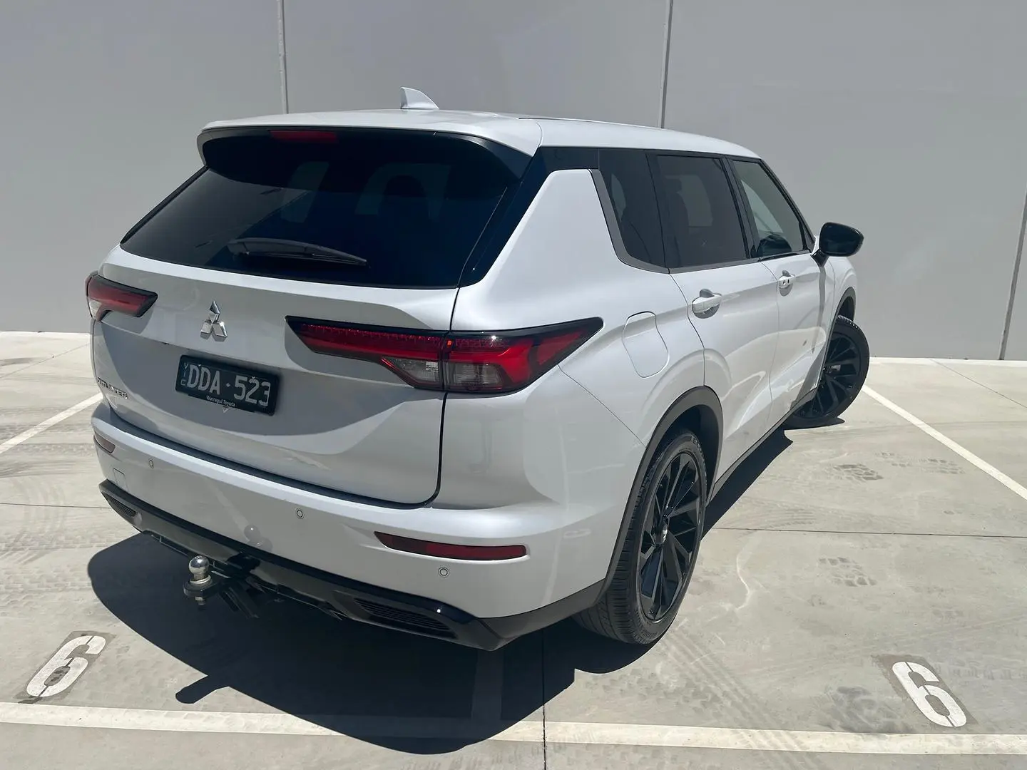 2024 Mitsubishi Outlander Gallery Image 13