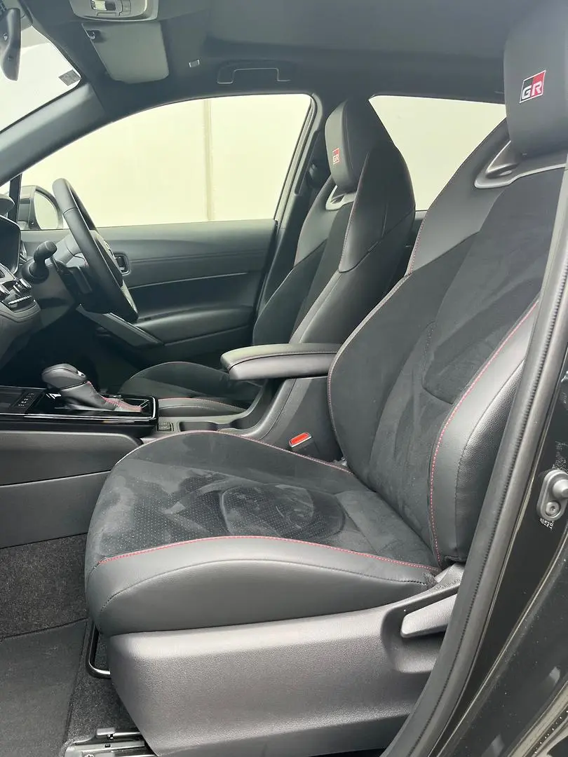 2025 Toyota Corolla Cross Gallery Image 7