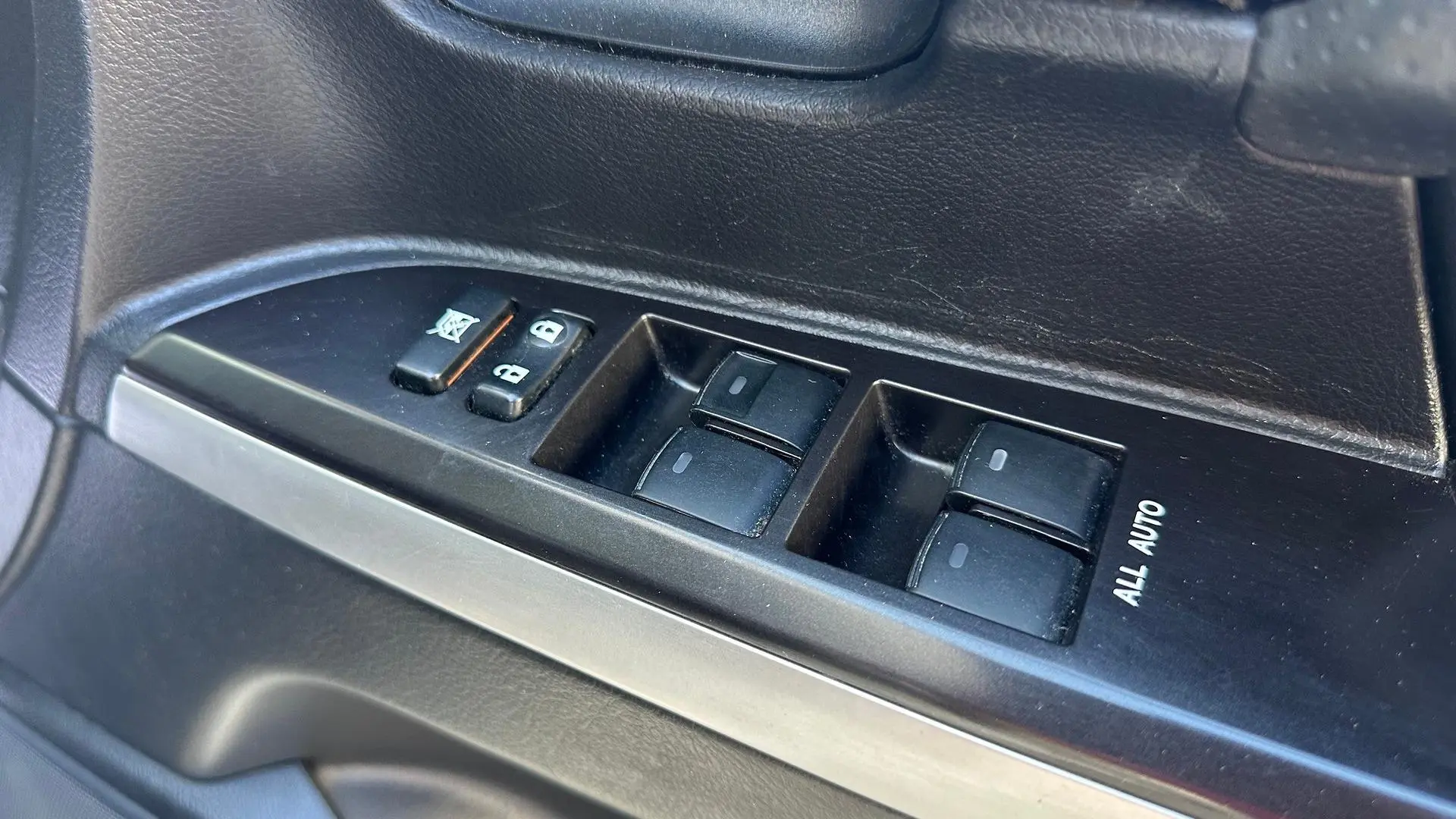 2018 Toyota Landcruiser Gallery Image 12