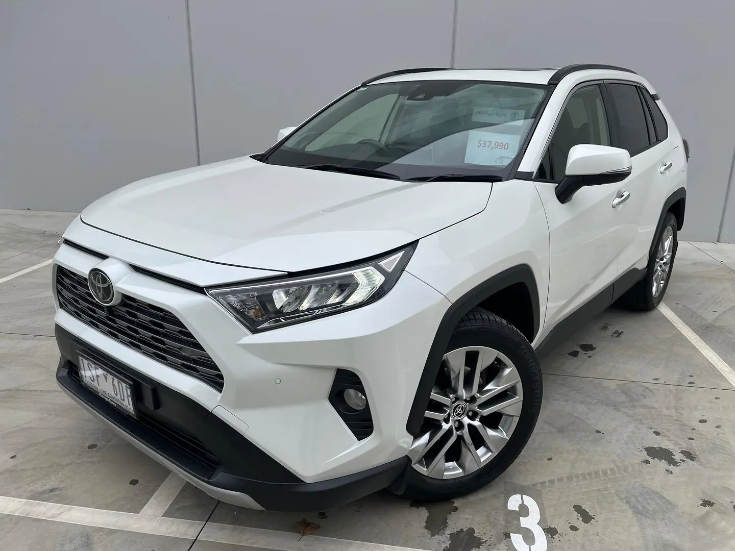 2020 Toyota RAV4 Gallery Image 3