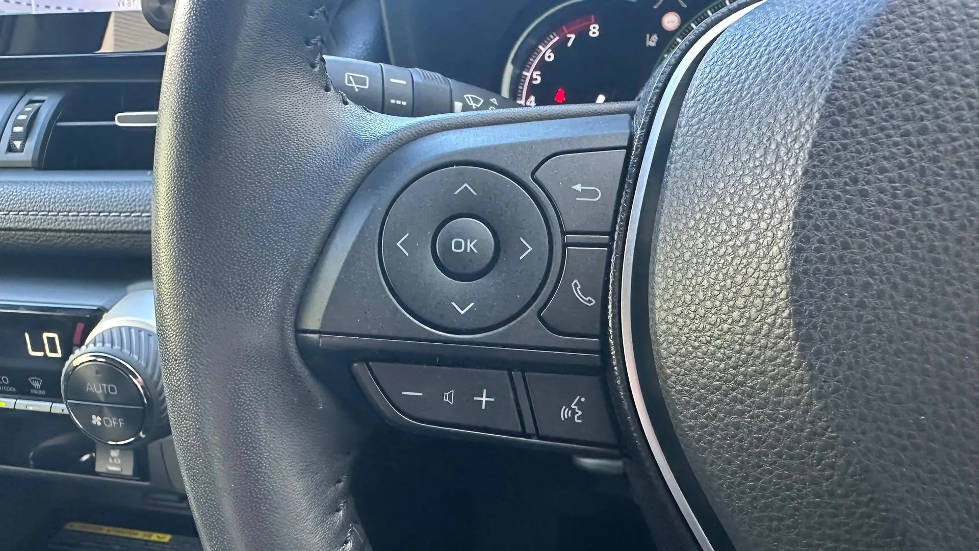 2019 Toyota RAV4 Gallery Image 16