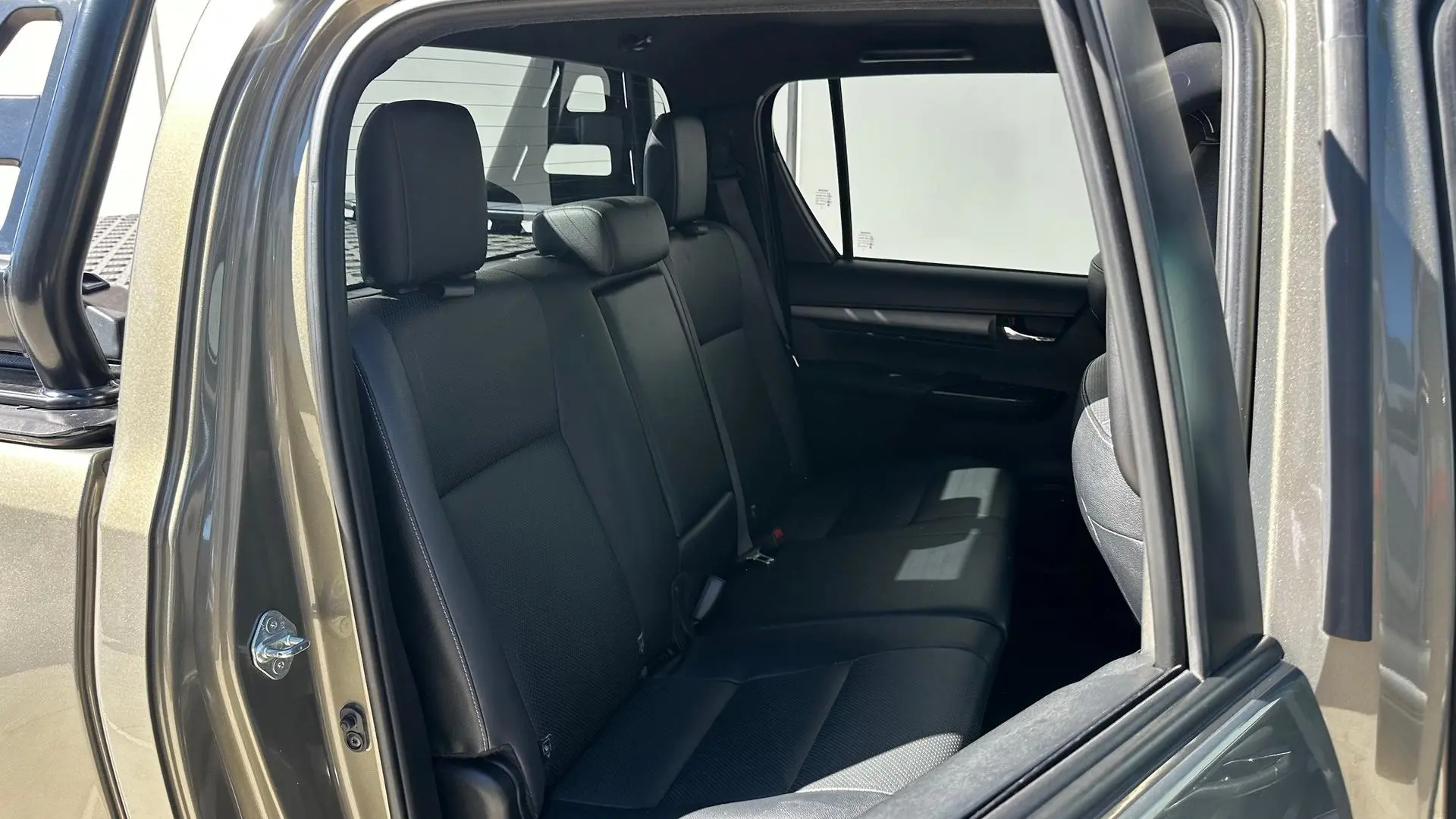 2022 Toyota Hilux Gallery Image 7