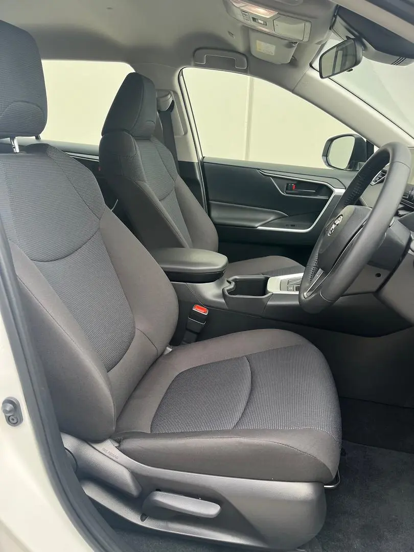 2024 Toyota RAV4 Gallery Image 15
