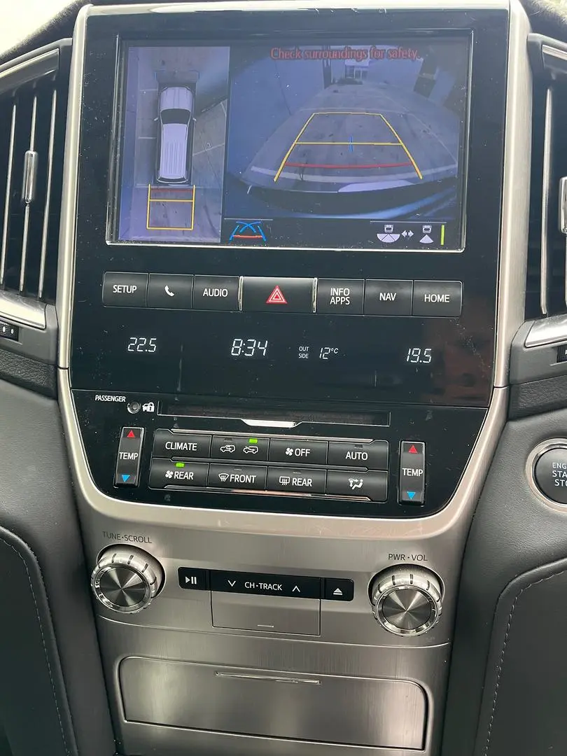 2020 Toyota Landcruiser Gallery Image 25