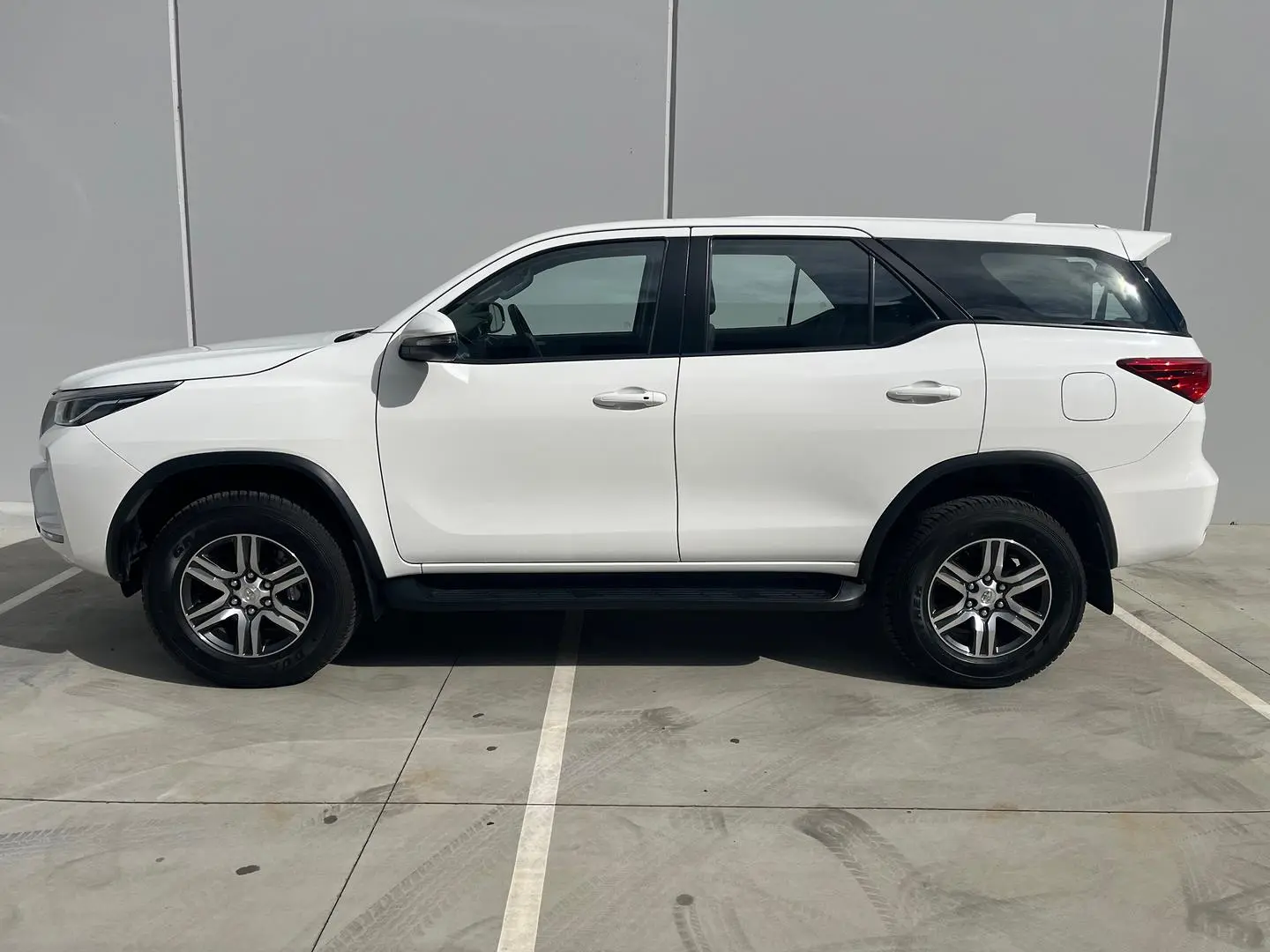 2025 Toyota Fortuner Gallery Image 4