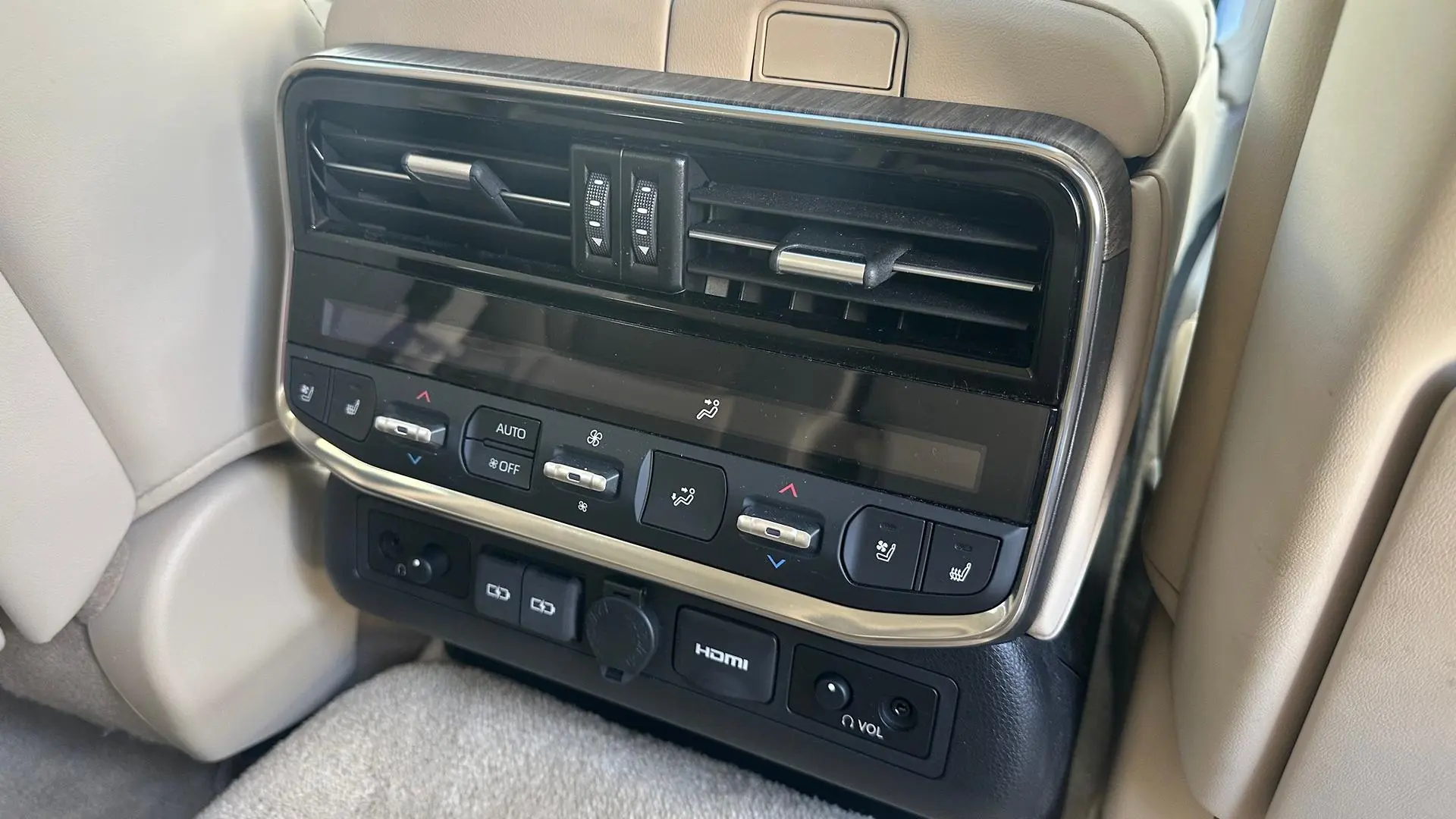 2024 Toyota Landcruiser Gallery Image 19