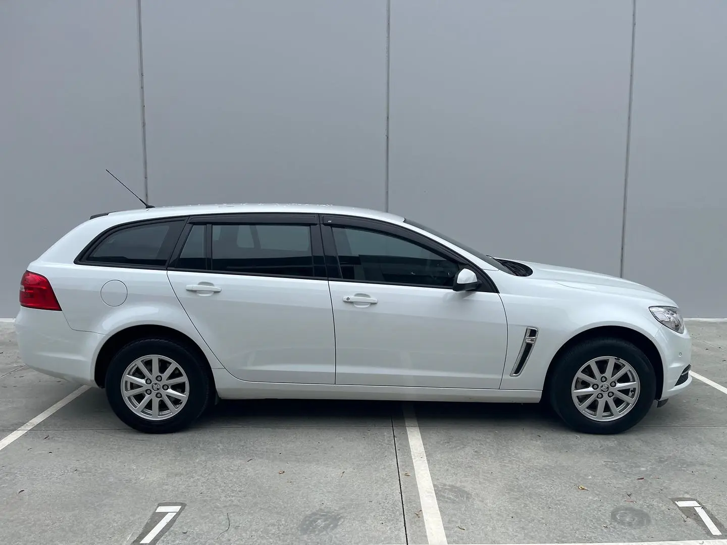 2016 Holden Commodore Gallery Image 14