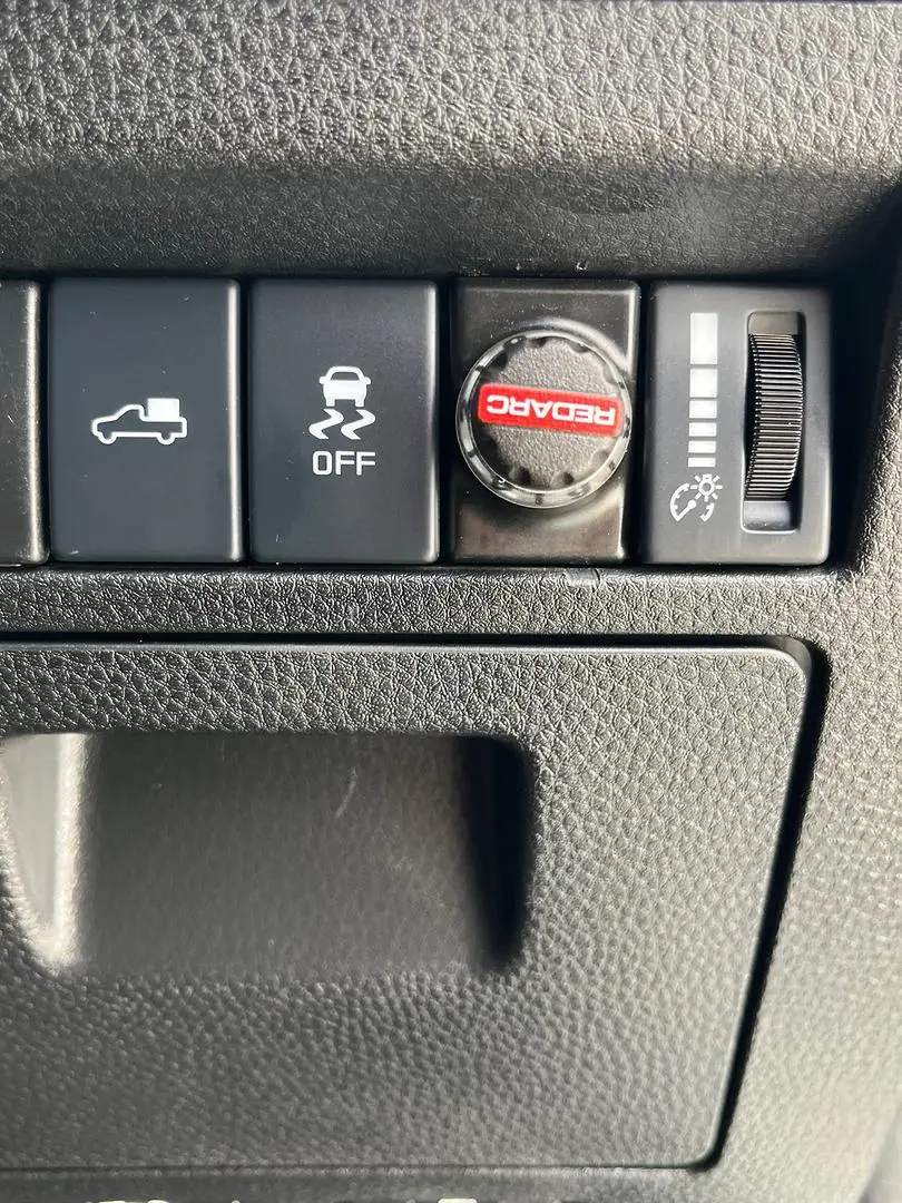 2023 Isuzu D-MAX Gallery Image 17