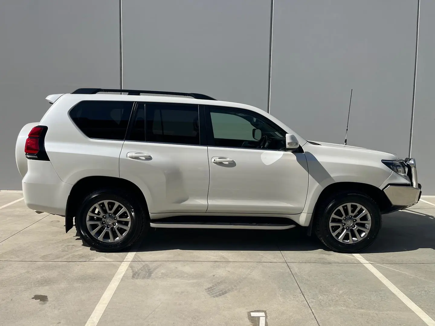 2018 Toyota Landcruiser Prado Gallery Image 27