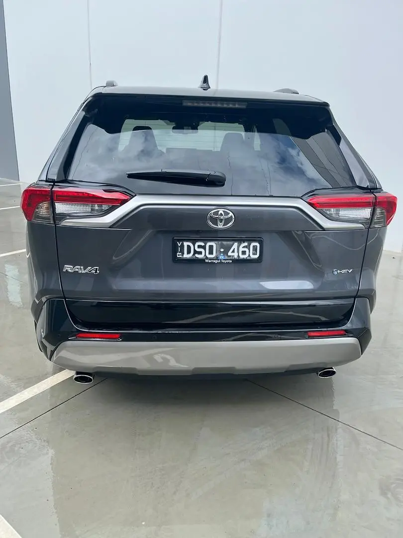 2025 Toyota RAV4 Gallery Image 12