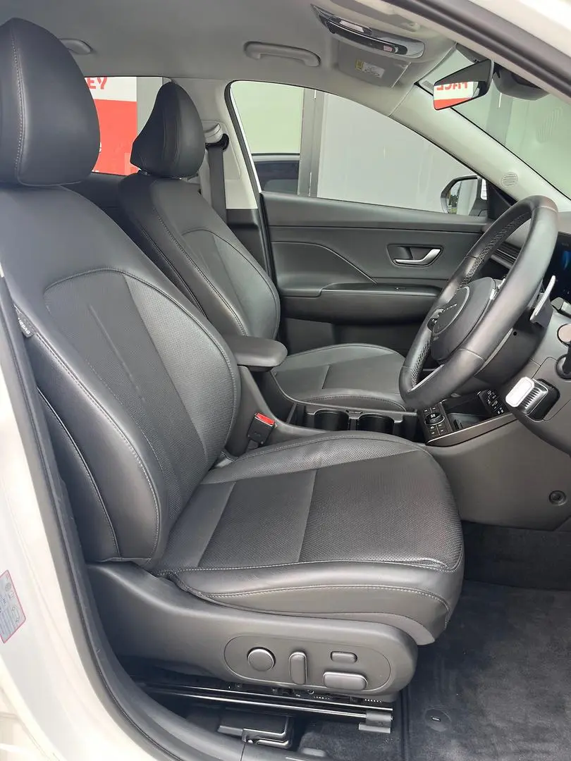 2024 Hyundai Kona Gallery Image 15