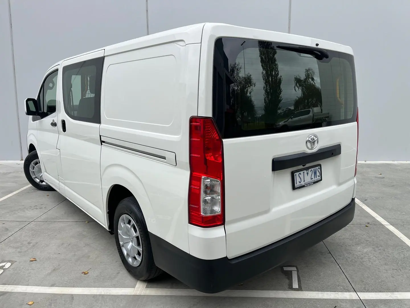2020 Toyota Hiace Gallery Image 9