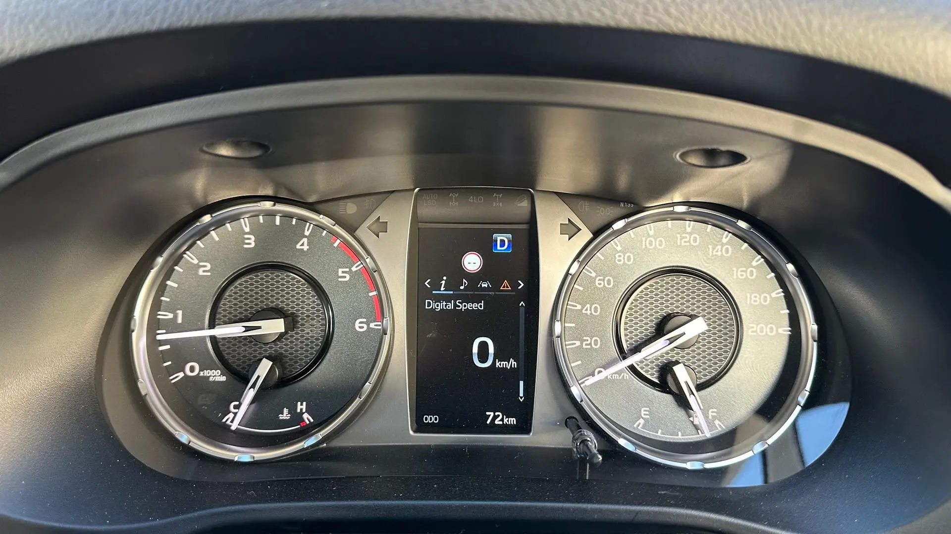 2024 Toyota Hilux Gallery Image 19