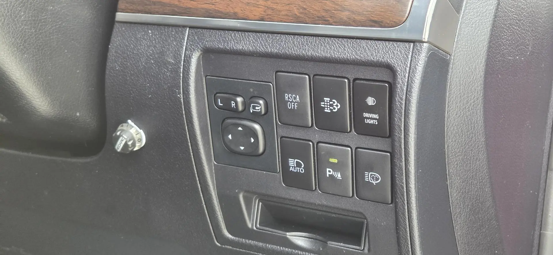 2016 Toyota Landcruiser Gallery Image 30